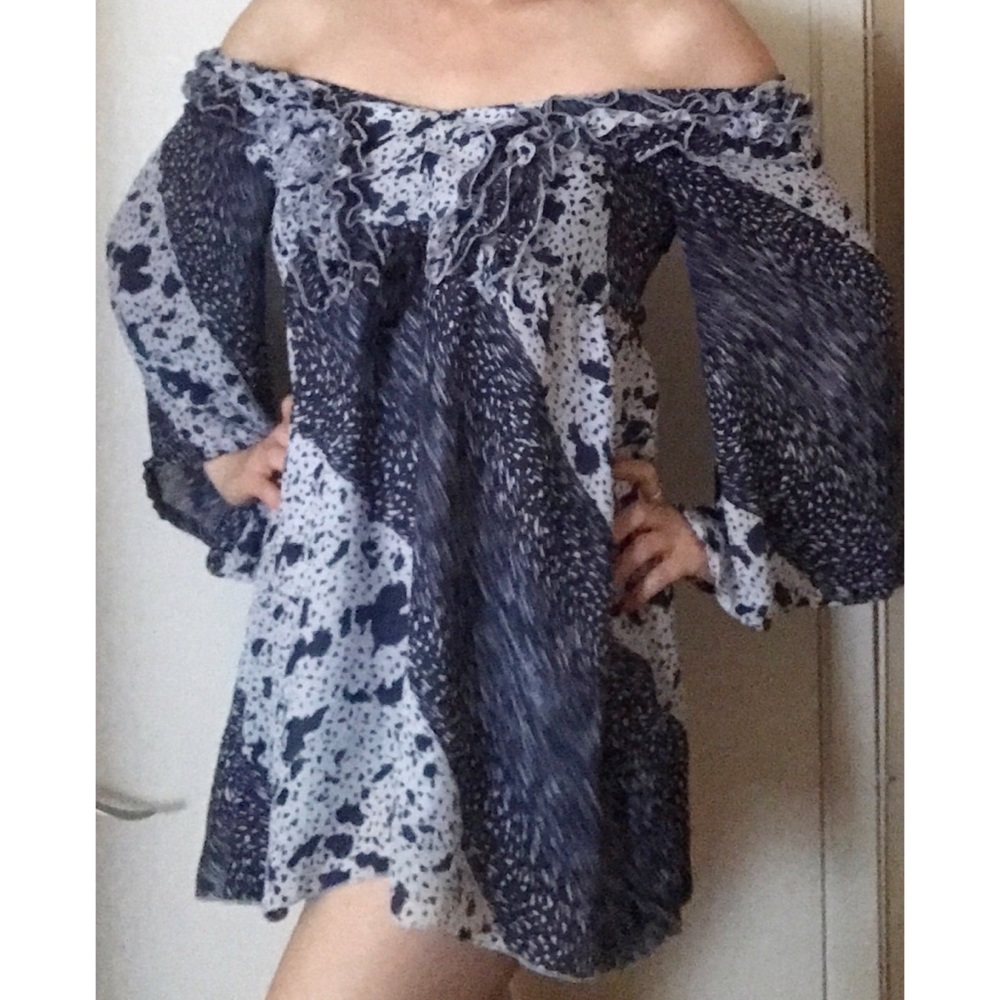 Steve Madden deep v off the shoulder dress. Blue M